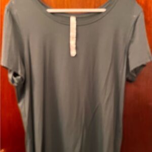 Lululemon Athletica Gray Short Sleeve Tee
